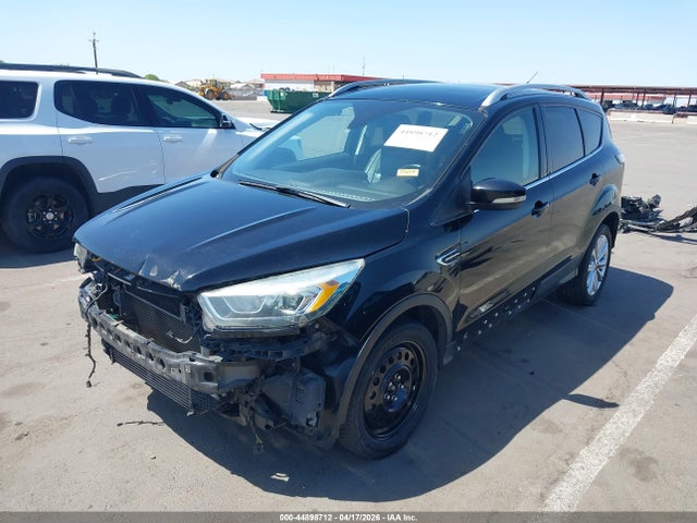 1FMCU9J98HUA26882 Ford Escape Titanium