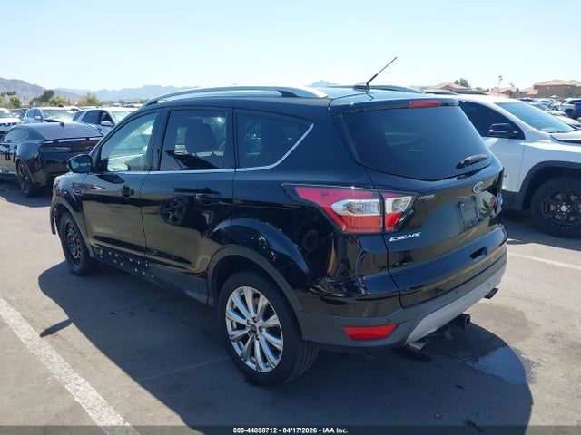 1FMCU9J98HUA26882 Ford Escape Titanium