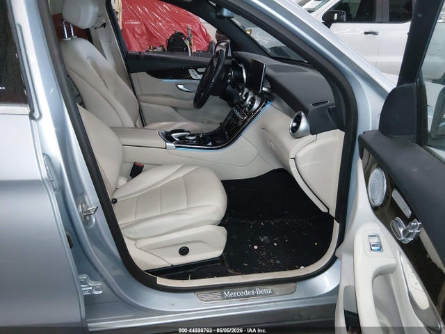44898763 :رقم المزاد ، WDC0G4KB0HF249161 vin ، 2017 Mercedes-benz Glc 300 4matic مزاد بيع