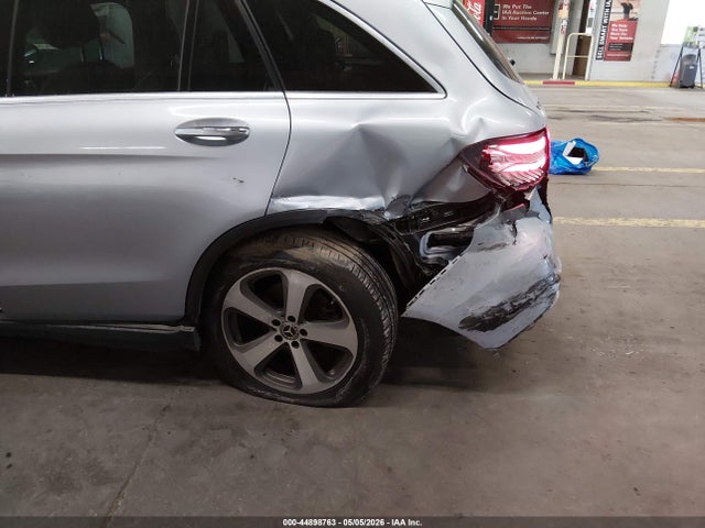 44898763 :رقم المزاد ، WDC0G4KB0HF249161 vin ، 2017 Mercedes-benz Glc 300 4matic مزاد بيع