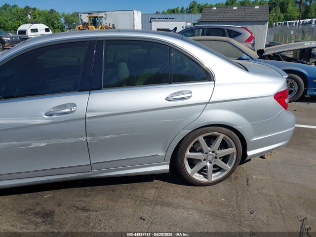 Продаж на аукціоні авто 2013 Mercedes-benz C 350 Sport, vin: WDDGF5HB6DR268459, номер лоту: 44898767
