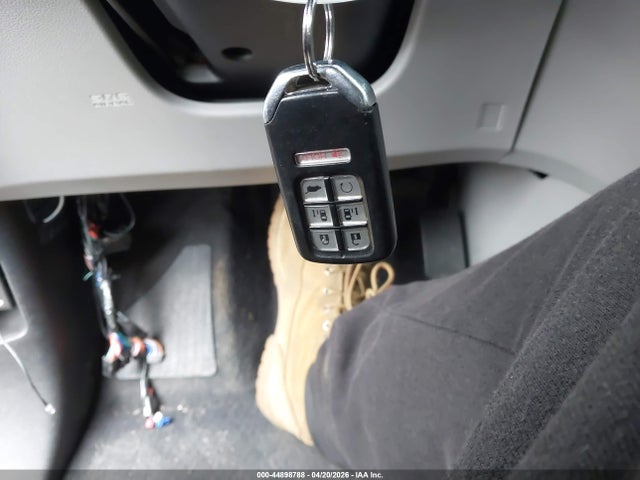 44898788 :رقم المزاد ، 5FNRL6H87MB006185 vin ، 2021 Honda Odyssey Touring مزاد بيع