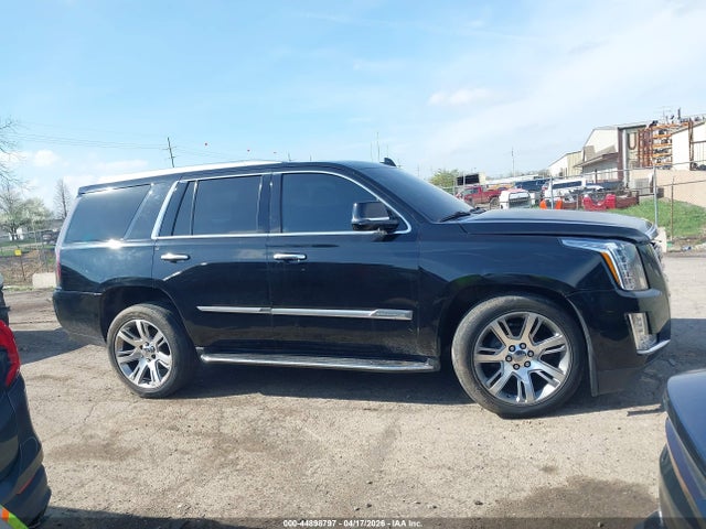 44898797 :رقم المزاد ، 1GYS4MKJ5FR567071 vin ، 2015 Cadillac Escalade Luxury مزاد بيع
