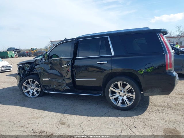 44898797 :رقم المزاد ، 1GYS4MKJ5FR567071 vin ، 2015 Cadillac Escalade Luxury مزاد بيع
