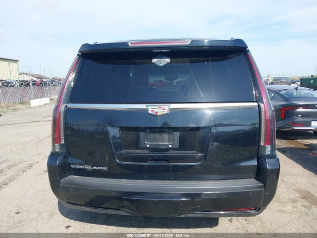 44898797 :رقم المزاد ، 1GYS4MKJ5FR567071 vin ، 2015 Cadillac Escalade Luxury مزاد بيع