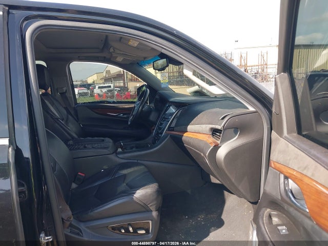 44898797 :رقم المزاد ، 1GYS4MKJ5FR567071 vin ، 2015 Cadillac Escalade Luxury مزاد بيع