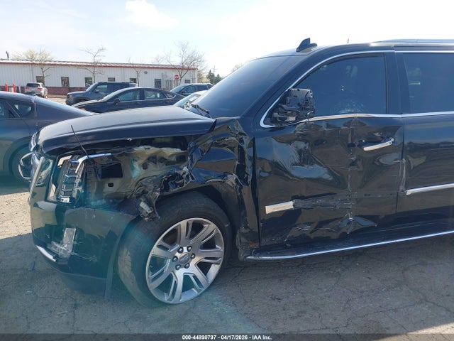 44898797 :رقم المزاد ، 1GYS4MKJ5FR567071 vin ، 2015 Cadillac Escalade Luxury مزاد بيع