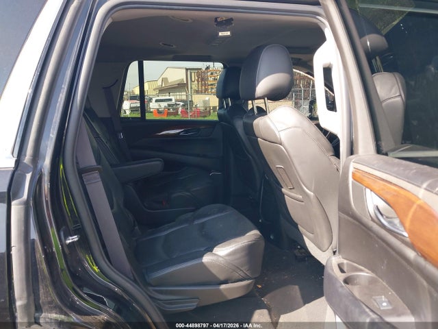 44898797 :رقم المزاد ، 1GYS4MKJ5FR567071 vin ، 2015 Cadillac Escalade Luxury مزاد بيع
