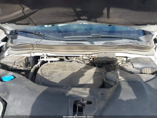 5FNYF6H98JB000483 Honda Pilot Touring