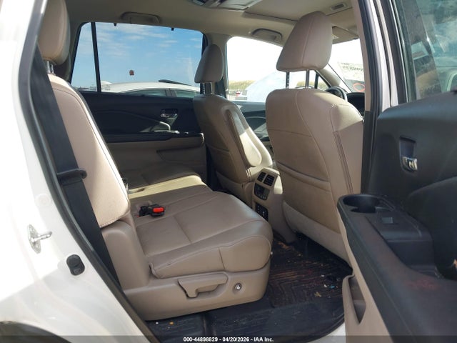 5FNYF6H98JB000483 Honda Pilot Touring