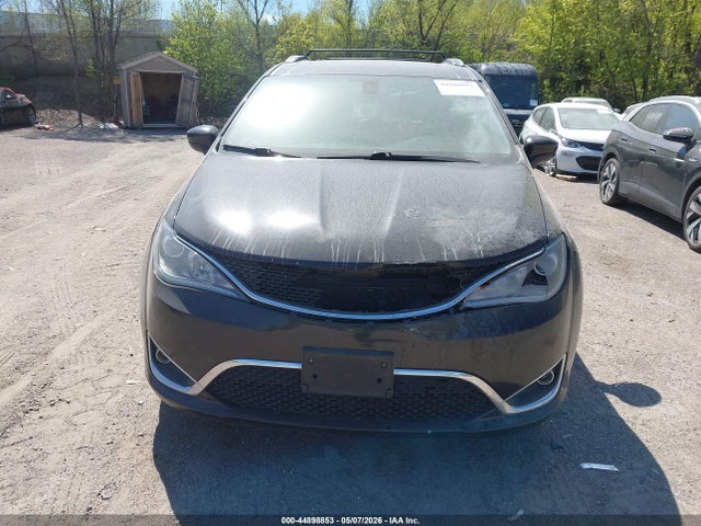 Auction sale of the 2018 Chrysler Pacifica Touring-l Plus, vin: 2C4RC1EG1JR268816, lot number: 44898853