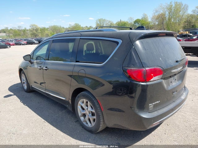 Auction sale of the 2018 Chrysler Pacifica Touring-l Plus, vin: 2C4RC1EG1JR268816, lot number: 44898853