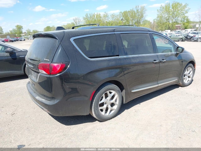 Auction sale of the 2018 Chrysler Pacifica Touring-l Plus, vin: 2C4RC1EG1JR268816, lot number: 44898853