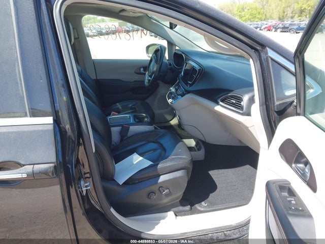 Auction sale of the 2018 Chrysler Pacifica Touring-l Plus, vin: 2C4RC1EG1JR268816, lot number: 44898853