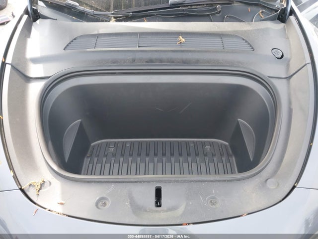 Продаж на аукціоні авто 2023 Tesla Model Y Awd/long Range Dual Motor All-wheel Drive, vin: 7SAYGDEE7PF979119, номер лоту: 44898897