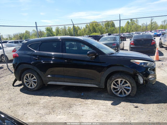 44898930 :رقم المزاد ، KM8J33A47HU451215 vin ، 2017 Hyundai Tucson Se مزاد بيع