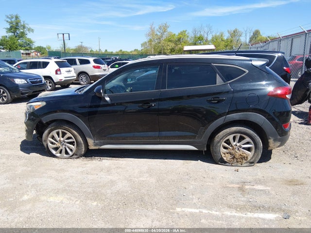 44898930 :رقم المزاد ، KM8J33A47HU451215 vin ، 2017 Hyundai Tucson Se مزاد بيع