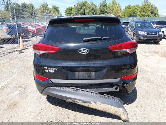 44898930 :رقم المزاد ، KM8J33A47HU451215 vin ، 2017 Hyundai Tucson Se مزاد بيع