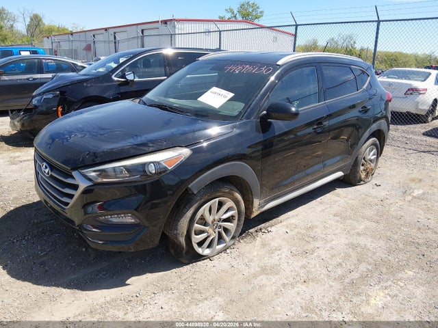 44898930 :رقم المزاد ، KM8J33A47HU451215 vin ، 2017 Hyundai Tucson Se مزاد بيع