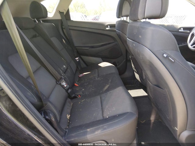 44898930 :رقم المزاد ، KM8J33A47HU451215 vin ، 2017 Hyundai Tucson Se مزاد بيع