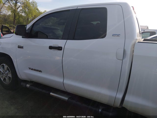 Aukcja sprzedaży 2015 Toyota Tundra Sr5 5.7l V8, vin: 5TFUW5F11FX452049, numer aukcji: 44898994