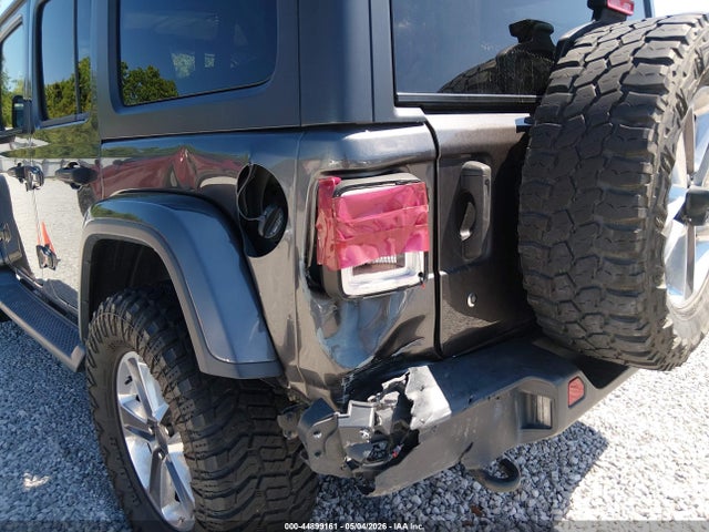 1C4HJXENXLW214654 Jeep Wrangler Unlimited Sahara 4x4