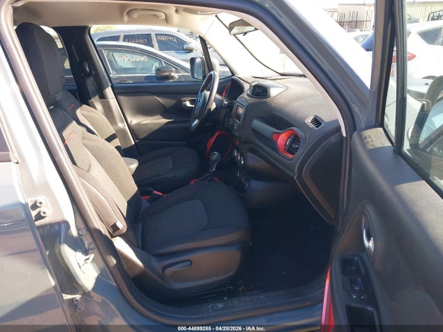 44899285 :رقم المزاد ، ZACCJBCT1FPB32313 vin ، 2015 Jeep Renegade Trailhawk مزاد بيع