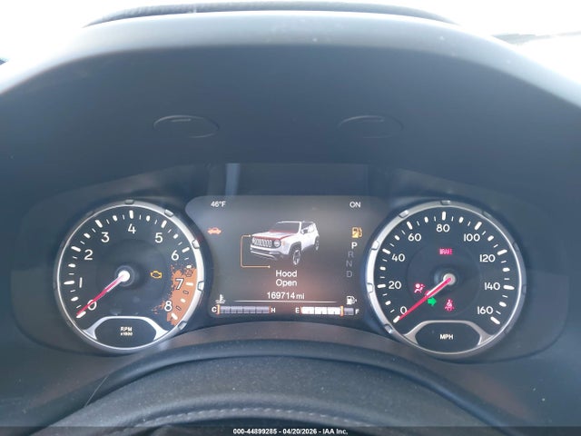 44899285 :رقم المزاد ، ZACCJBCT1FPB32313 vin ، 2015 Jeep Renegade Trailhawk مزاد بيع