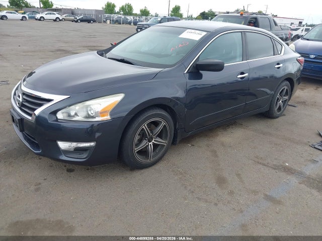 Nissan Altima 2.5 S 2014 1N4AL3AP2EC134299 Image 2
