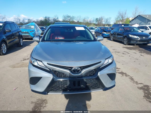 44899313 :رقم المزاد ، 4T1B61HKXJU130926 vin ، 2018 Toyota Camry Xse مزاد بيع