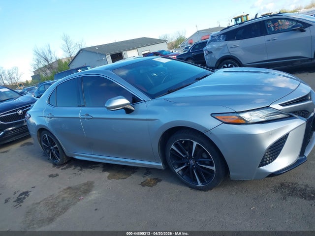 44899313 :رقم المزاد ، 4T1B61HKXJU130926 vin ، 2018 Toyota Camry Xse مزاد بيع