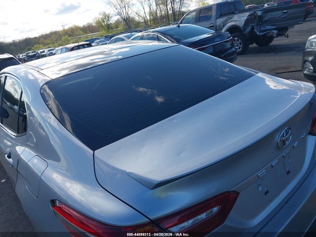 44899313 :رقم المزاد ، 4T1B61HKXJU130926 vin ، 2018 Toyota Camry Xse مزاد بيع