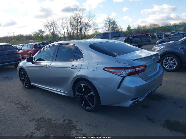44899313 :رقم المزاد ، 4T1B61HKXJU130926 vin ، 2018 Toyota Camry Xse مزاد بيع