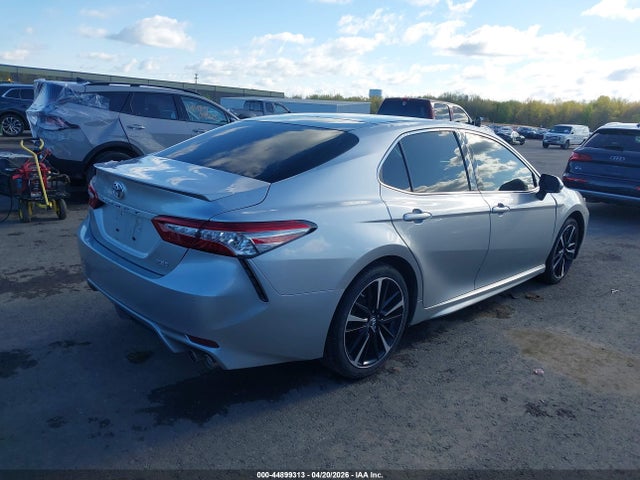 44899313 :رقم المزاد ، 4T1B61HKXJU130926 vin ، 2018 Toyota Camry Xse مزاد بيع
