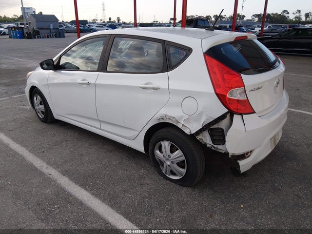 2013 Hyundai Accent Gs მანქანა იყიდება აუქციონზე, vin: KMHCT5AE6DU118852, აუქციონის ნომერი: 44899324