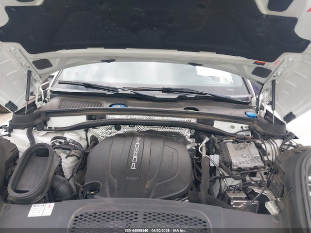 Auction sale of the 2019 Porsche Macan, vin: WP1AA2A57KLB06906, lot number: 44899340