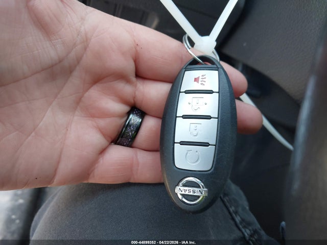 2017 Nissan Rogue Sv მანქანა იყიდება აუქციონზე, vin: KNMAT2MV5HP530402, აუქციონის ნომერი: 44899352