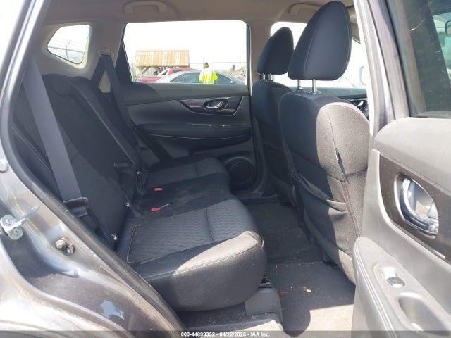2017 Nissan Rogue Sv მანქანა იყიდება აუქციონზე, vin: KNMAT2MV5HP530402, აუქციონის ნომერი: 44899352