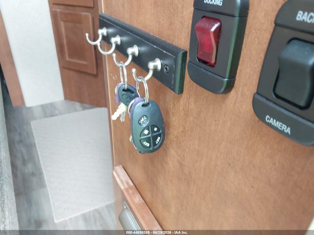 Lance Truck Camper 2019 176165 Image 11