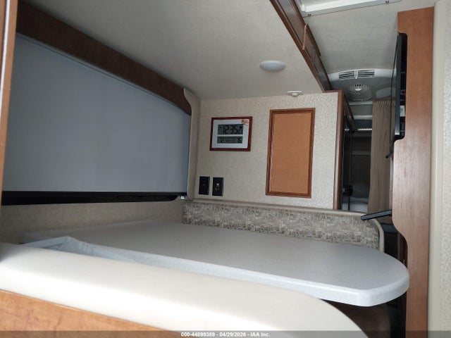 Lance Truck Camper 2019 176165 Image 5