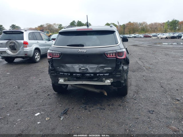 44899393 :رقم المزاد ، 3C4NJDBB8KT768159 vin ، 2019 Jeep Compass Latitude 4x4 مزاد بيع