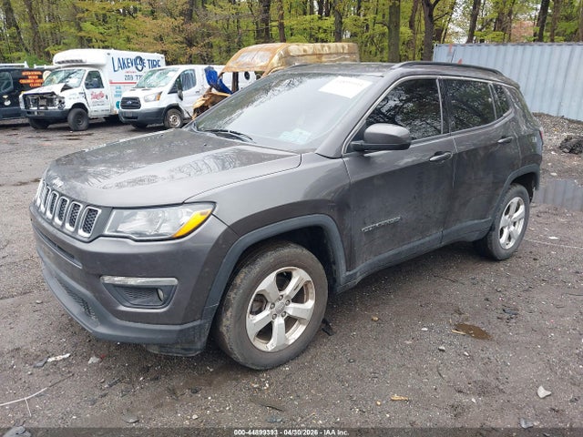 44899393 :رقم المزاد ، 3C4NJDBB8KT768159 vin ، 2019 Jeep Compass Latitude 4x4 مزاد بيع