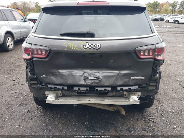 44899393 :رقم المزاد ، 3C4NJDBB8KT768159 vin ، 2019 Jeep Compass Latitude 4x4 مزاد بيع