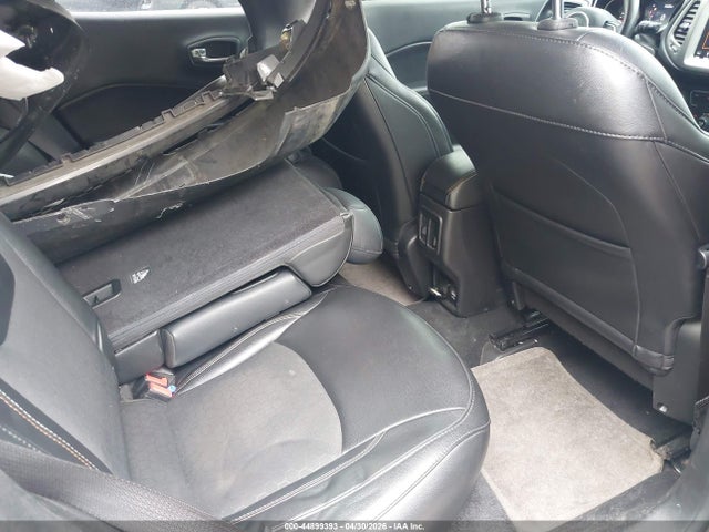44899393 :رقم المزاد ، 3C4NJDBB8KT768159 vin ، 2019 Jeep Compass Latitude 4x4 مزاد بيع
