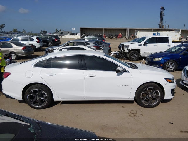 1G1ZD5STXNF131675 Chevrolet Malibu Fwd Lt
