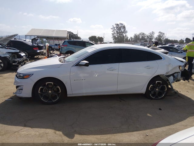 1G1ZD5STXNF131675 Chevrolet Malibu Fwd Lt