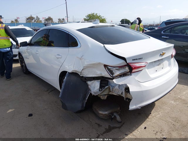 1G1ZD5STXNF131675 Chevrolet Malibu Fwd Lt