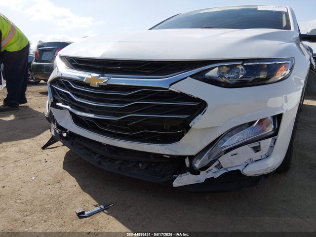 1G1ZD5STXNF131675 Chevrolet Malibu Fwd Lt