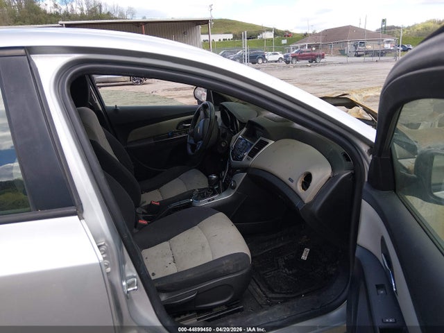 44899450 :رقم المزاد ، 1G1P15SH6F7215029 vin ، 2015 Chevrolet Cruze L Manual مزاد بيع