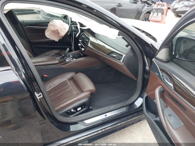2017 Bmw 540i Xdrive მანქანა იყიდება აუქციონზე, vin: WBAJE7C31HG889461, აუქციონის ნომერი: 44899507